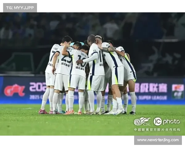 绍尔精彩任意球破门 武汉三镇遗憾输给梅州客家 绍尔精彩任意球破门 武汉三镇遗憾输给梅州客家